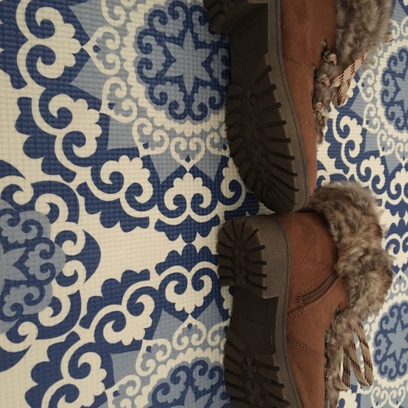 SOLD⭐️Brown Fur Combat Boot⭐️ - Picture 3 of 5